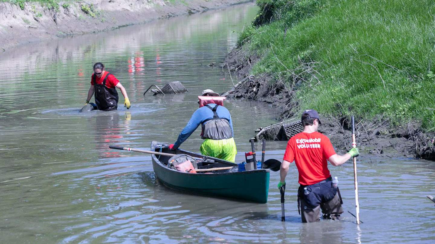 Baton Rouge employees volunteer with BREC, Stormwater Coalition and SAFEBR to clean drainage areas